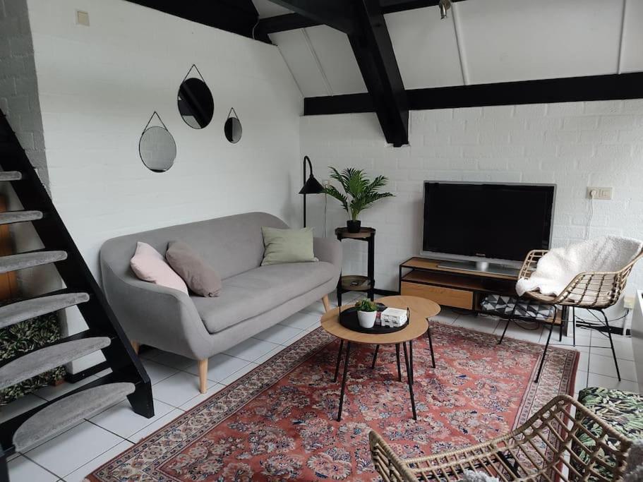 Vrijstaande Recreatiebungalow Met Slaapvide Posterholt
